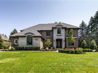 3290 Baron Dr, Bloomfield Hills, MI 48302