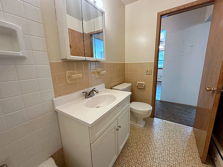 Lexlawn Apartments — Photo 9