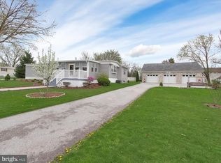 4890 Clair Mar Dr, Dover, PA 17315