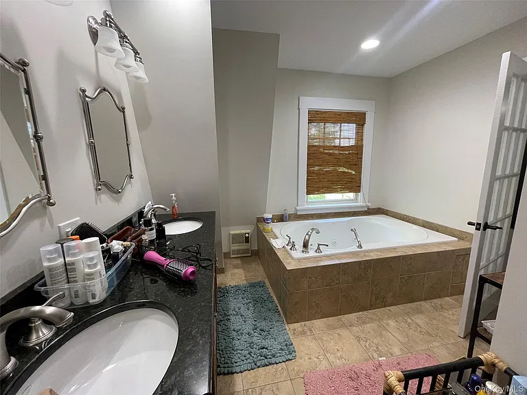 38 Gedney Park Dr — Photo 16