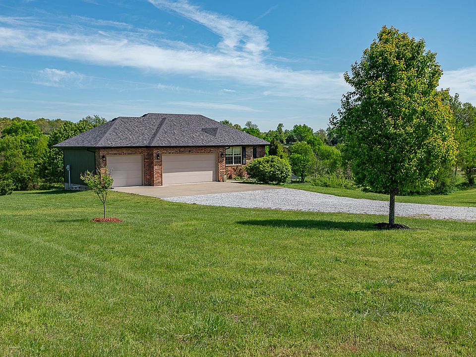 1st image of 300 Fieldstone Road