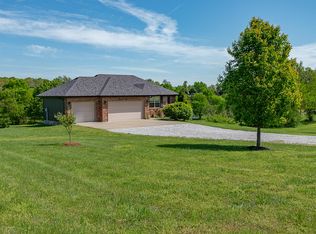 300 Fieldstone Rd, Clever, MO 65631