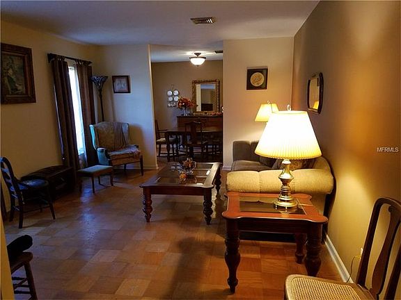 3rd image of 820 Oleander Dr SE