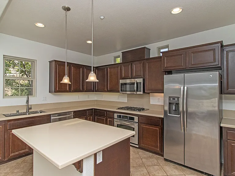2110 Silverado St — Photo 11