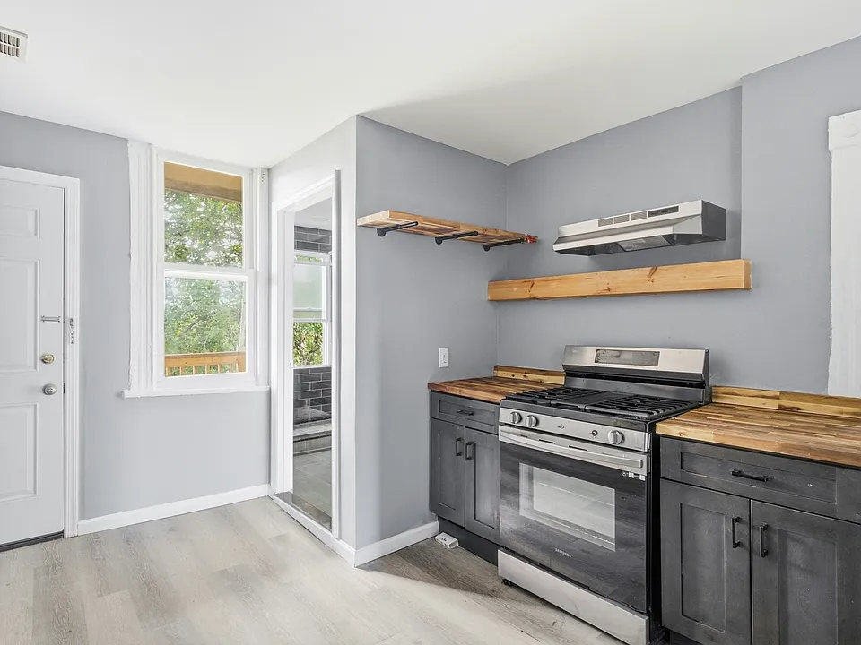 262 Camden St #3