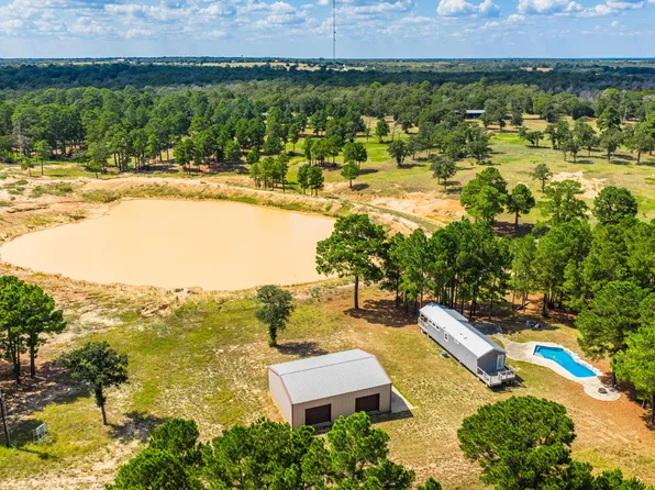 212 Meuth Cemetery Rd, Red Rock, TX 78662