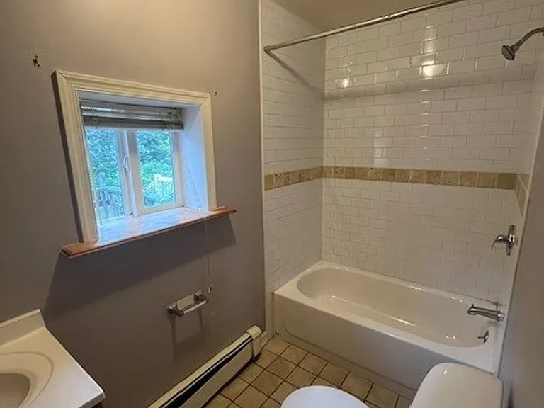 16 Andrewsville St — Photo 11