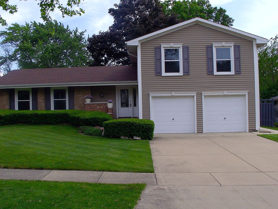 1st image of 214 Edgebrook Dr