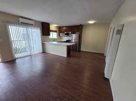 Central Avenue, Central Ave 5