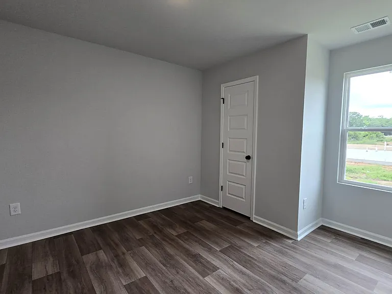 598 Cambria Dr — Photo 14