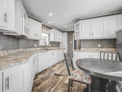 28 Woodlawn Drive, Allenstown, NH, 03275