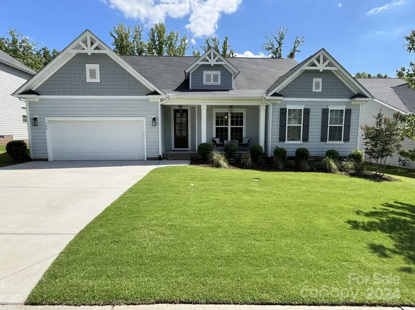 242 Broadleaf Dr, Denver, NC 28037