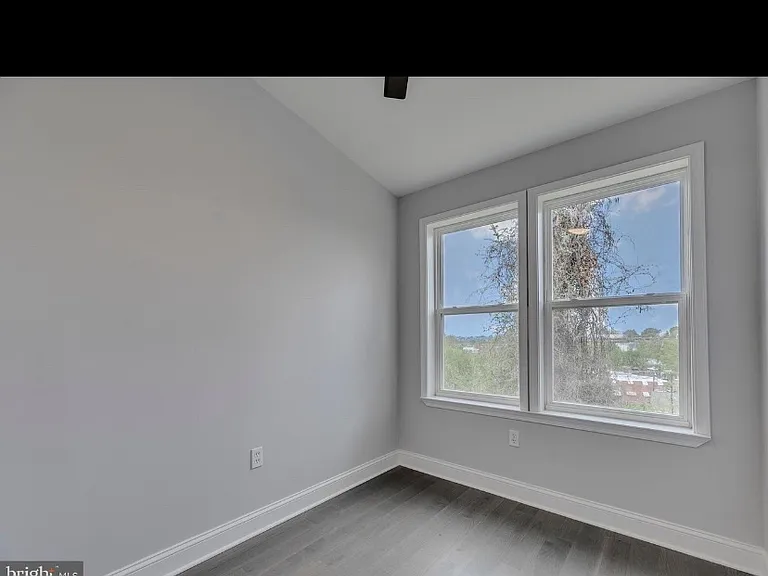 5520 B St SE — Photo 8