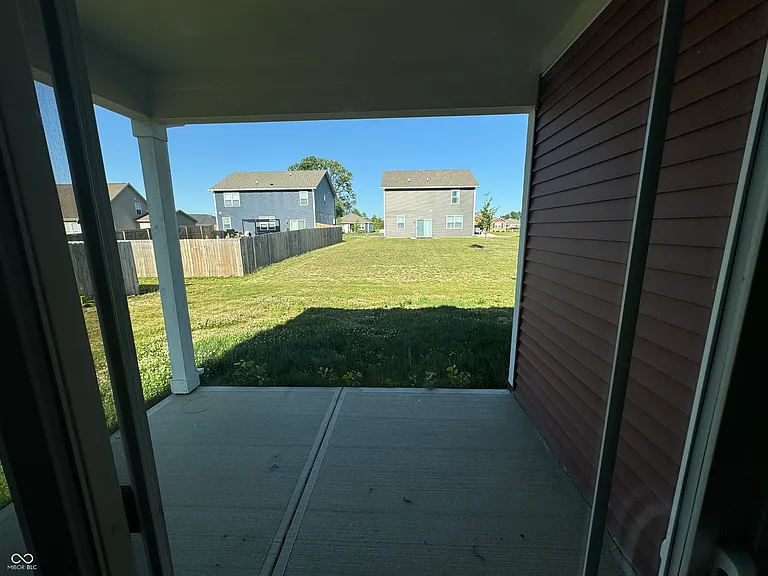 855 Downey Ln — Photo 16