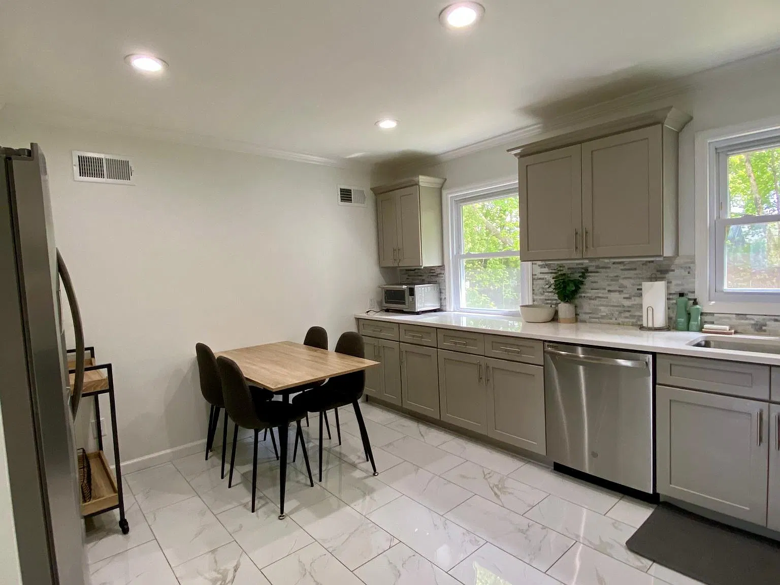 10 Winthrop Ave — Photo 2