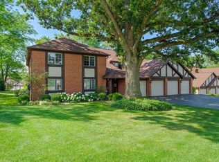 30 Shawnee Trl APT 4, Indian Head Park, IL 60525