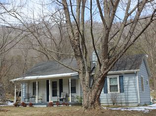 5585 Bradshaw Rd, Salem, VA 24153