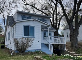 4402 E Lake Shore Dr, Wonder Lake, IL