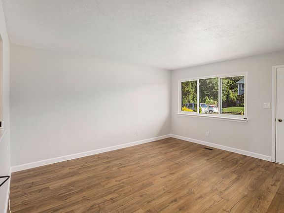 4th image of 33667 Melton St