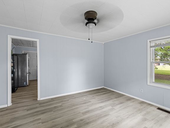 5th image of 620 Main St
