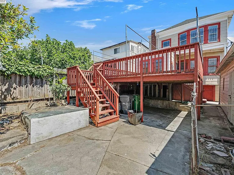 2245 E 22nd St #B — Photo 14