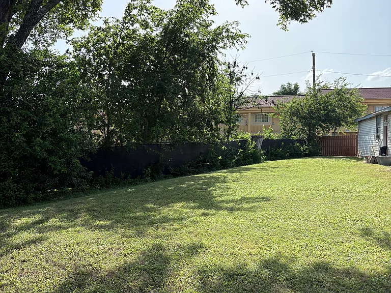 710 E Avenue G #7 — Photo 4