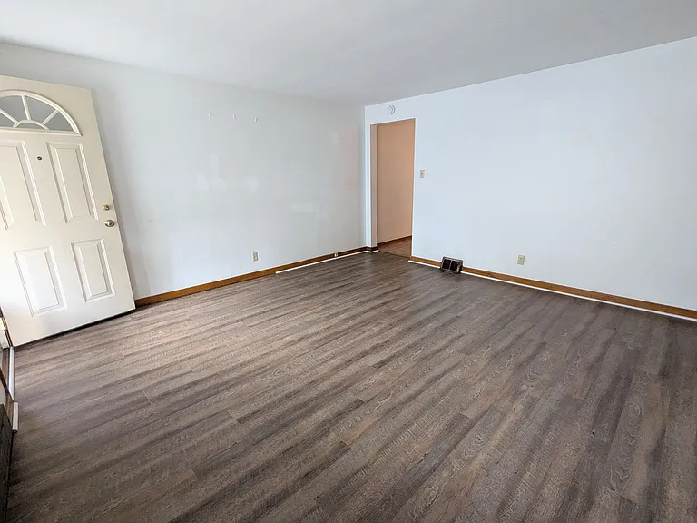 258 Edmond St — Photo 9