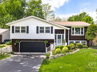 1613 Swallow St, Naperville, IL 60565