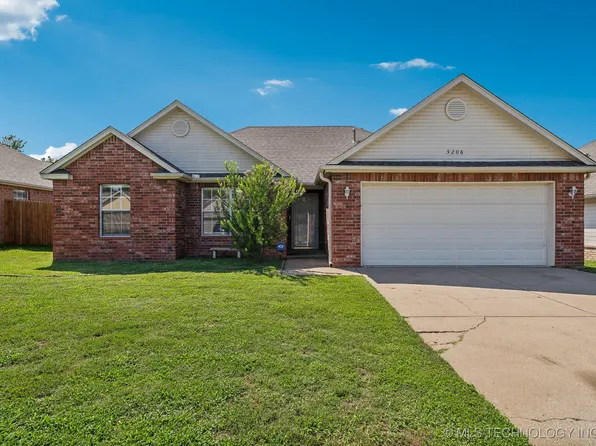 5206 S Redbud Dr, Sand Springs, OK 74063