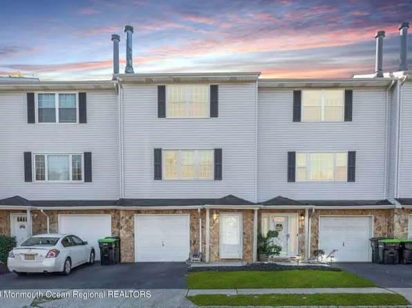 10 Dutch Lane, Hazlet, NJ 07730