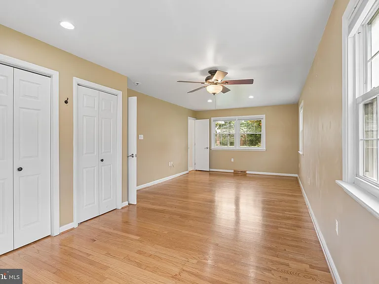 8109 Broadview Dr — Photo 14
