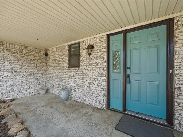 2308 Royal Ln, Greenville, TX 75402