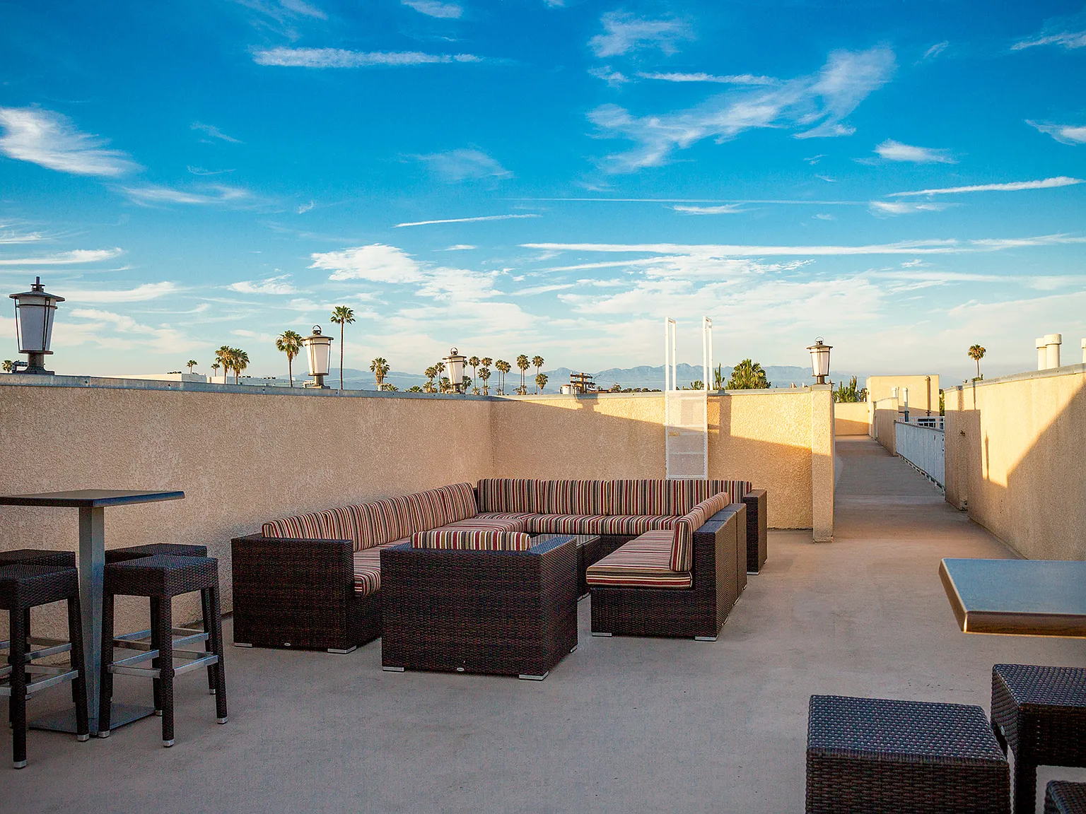 Studio Palms Apartments — Photo 3