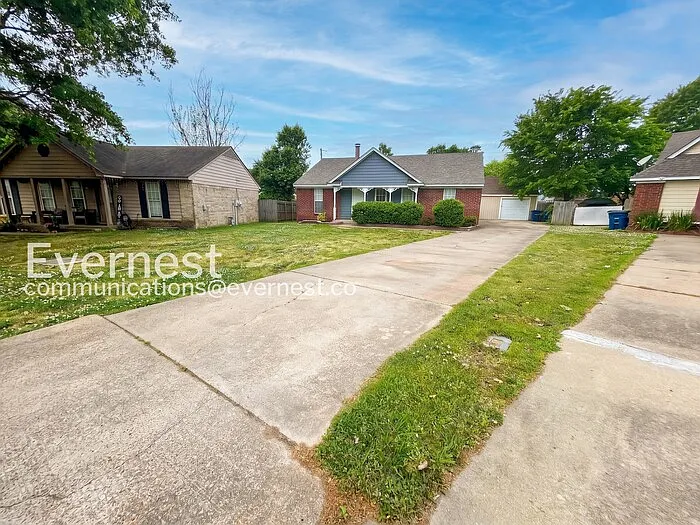 6571 Ashland Dr — Photo 3