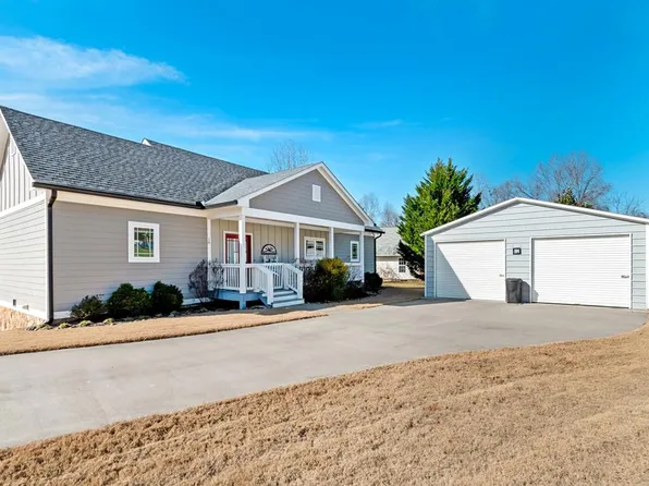 18 Shady Grove Ln, Blue Ridge, GA 30513