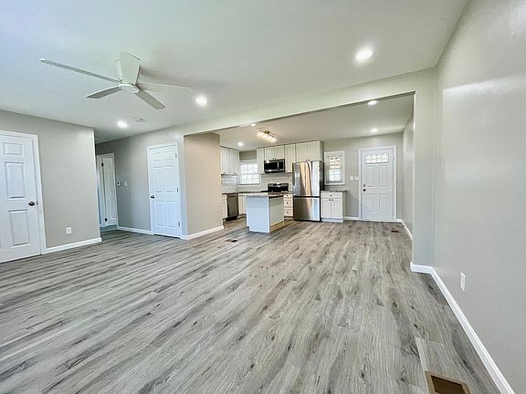 5th image of 1301 Sunrise Dr