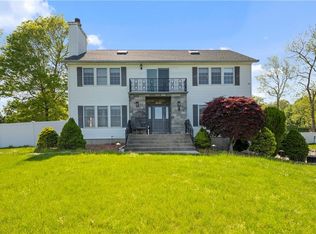 8 Garrett Ct, Spring Valley, NY 10977