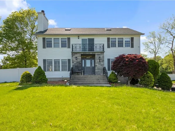 8 Garrett Court, Spring Valley, NY 10977