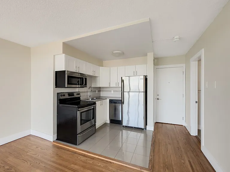 450 Dallas Rd #504 — Photo 42