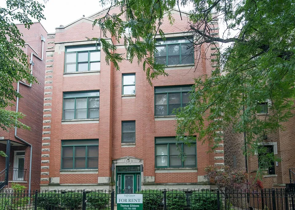1940 W Diversey Pkwy #W4