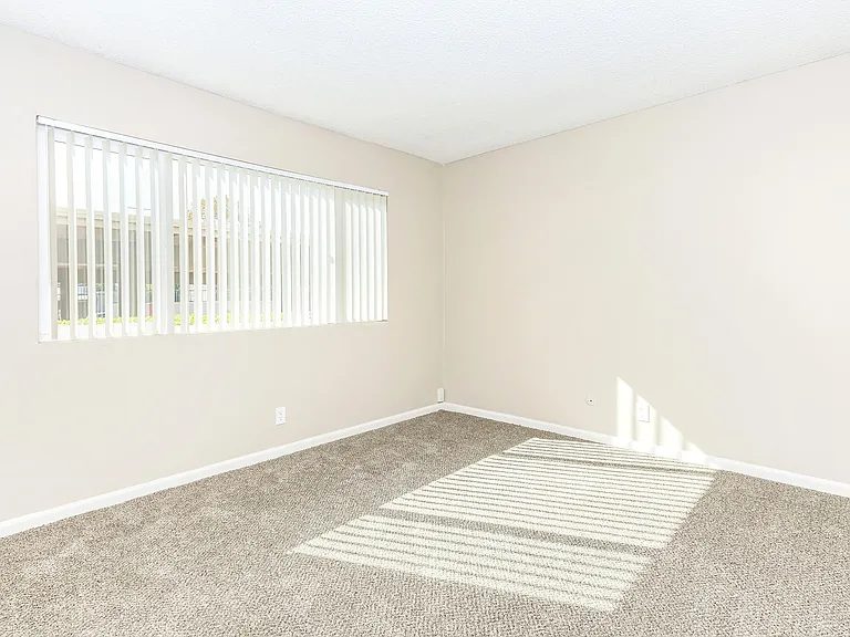 Regency Plaza Apartment Homes — Photo 43