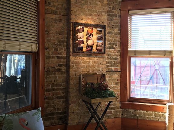 Sharp adjustable track lighting for your art work
