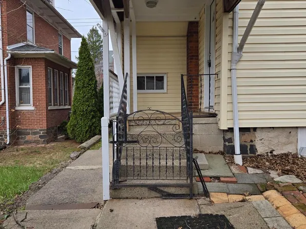 102 W Broad St #1, Souderton, PA 18964