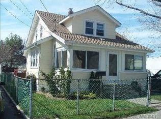 20 N Montgomery St, Valley Stream, NY 11580