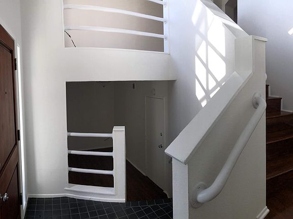 3rd image of 501 Herondo St APT 17