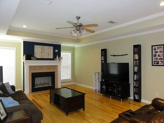 2nd image of 2491 Melrose Dr