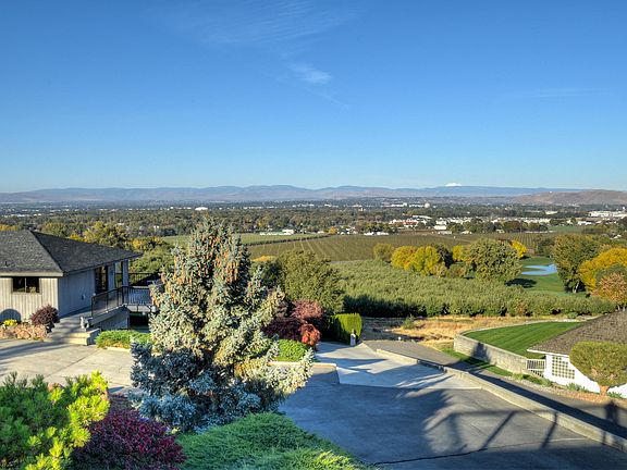 2nd image of 732 Country Club Dr