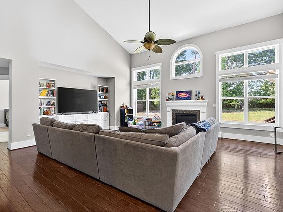 2nd image of 129 Plano Dr