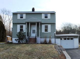 34 Kingsley Ave, Middlebury, CT 06762