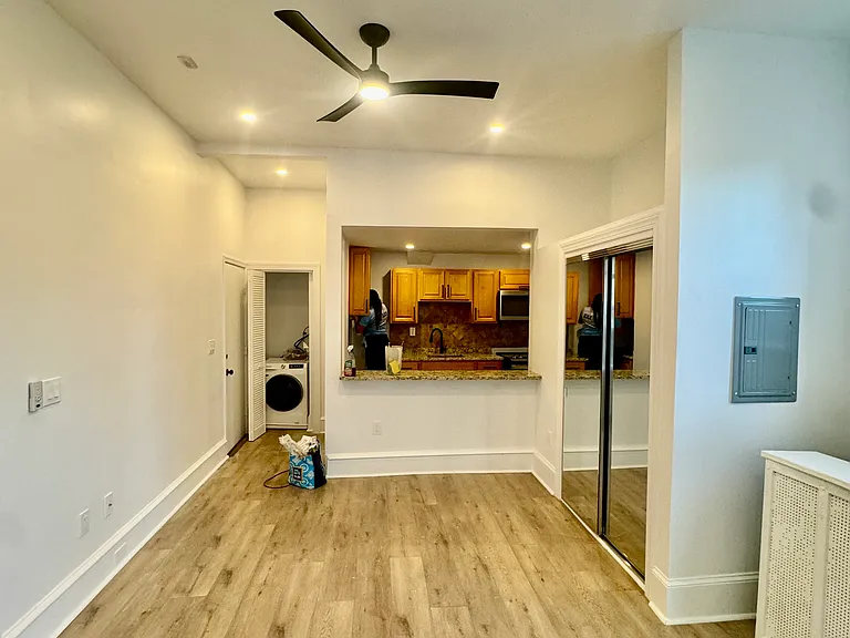 404 W Chelten Ave #1R — Photo 4